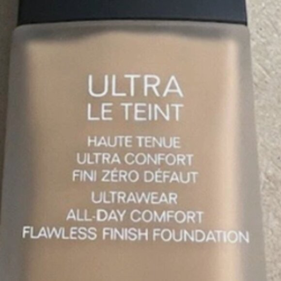 CHANEL ULTRA LE TEINT Ultrawear All Day Comfort Flawless Finish Foundation B70 - Picture 3 of 6